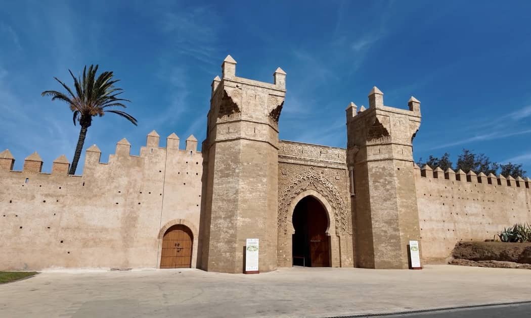 Historische Ruinen der Chellah Nekropole in Rabat – ein friedlicher Ort voller Geschichte.